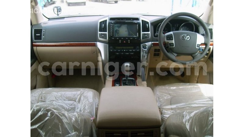 Big with watermark toyota land cruiser agadez import dubai 6116