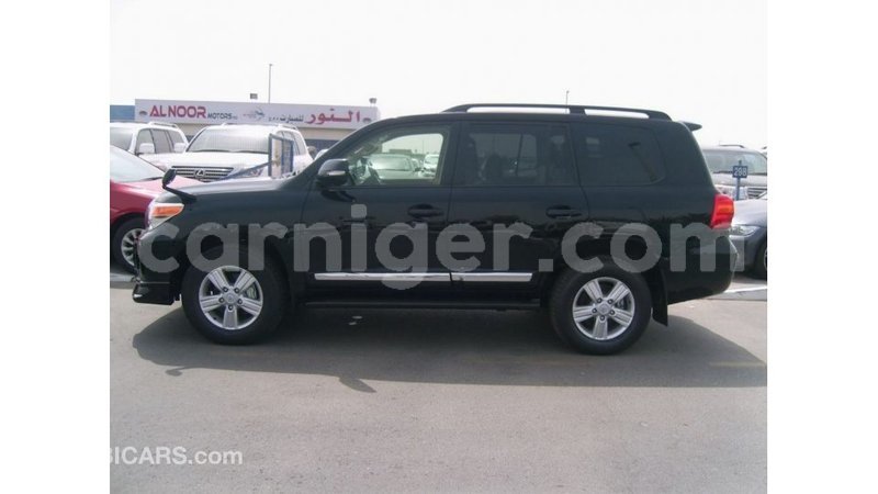 Big with watermark toyota land cruiser agadez import dubai 6116