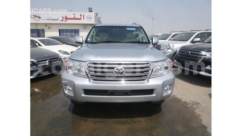 Big with watermark toyota land cruiser agadez import dubai 6119