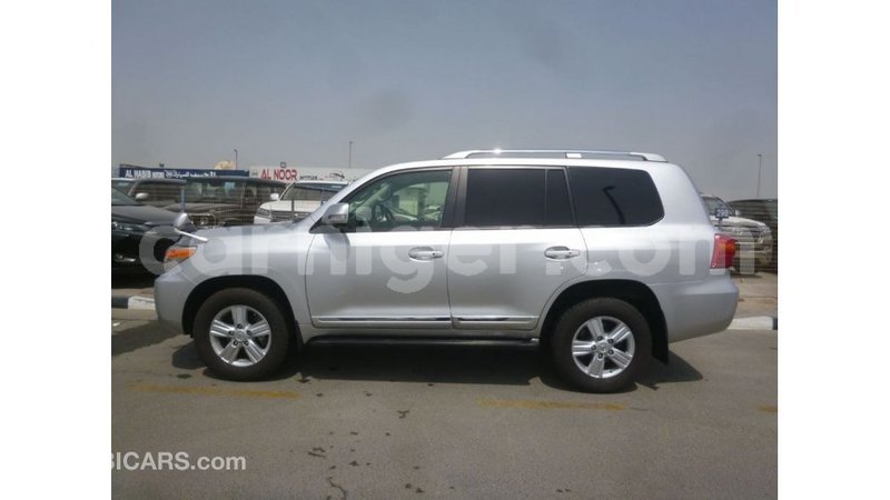 Big with watermark toyota land cruiser agadez import dubai 6119