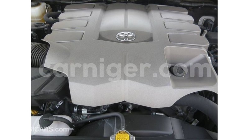 Big with watermark toyota land cruiser agadez import dubai 6119