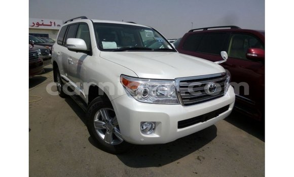 Sayi Imported Toyota Land Cruiser White Babbar mota in Import - Dubai a Agadez Sayi Imported Toyota Land Cruiser White Babbar mota in Import - Dubai a Agadez
