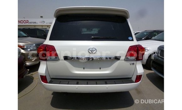 Sayi Imported Toyota Land Cruiser White Babbar mota in Import - Dubai a Agadez Sayi Imported Toyota Land Cruiser White Babbar mota in Import - Dubai a Agadez