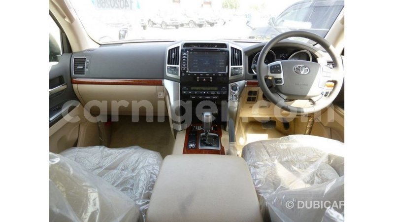 Big with watermark toyota land cruiser agadez import dubai 6121