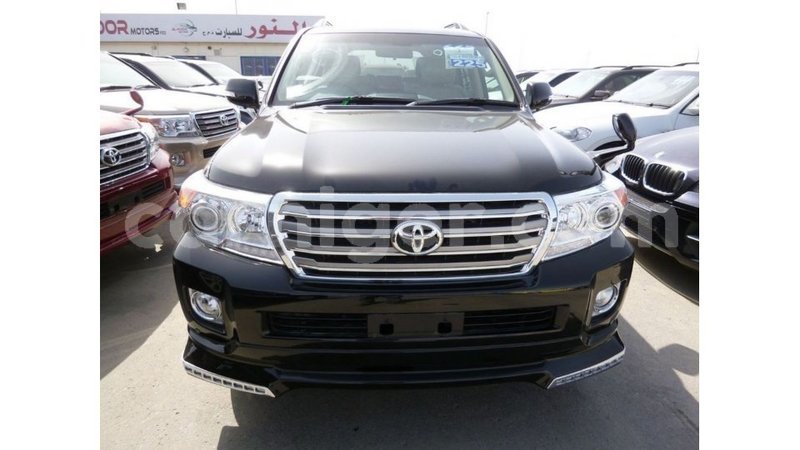 Big with watermark toyota land cruiser agadez import dubai 6121