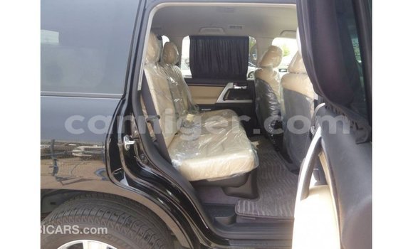 Acheter Import Utilitaire Toyota Land Cruiser Noir à Import - Dubai, Agadez Acheter Import Utilitaire Toyota Land Cruiser Noir à Import - Dubai, Agadez