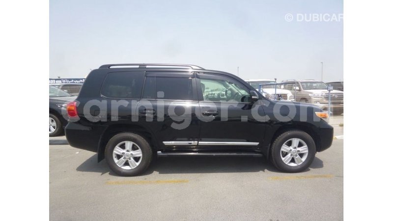 Big with watermark toyota land cruiser agadez import dubai 6122