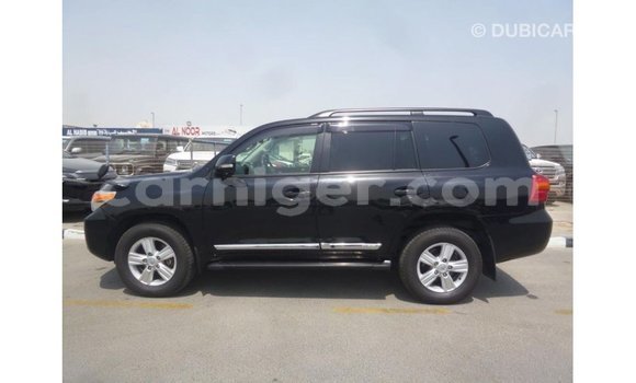 Acheter Import Utilitaire Toyota Land Cruiser Noir à Import - Dubai, Agadez Acheter Import Utilitaire Toyota Land Cruiser Noir à Import - Dubai, Agadez