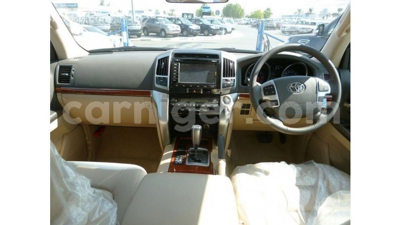 Big with watermark toyota land cruiser agadez import dubai 6123