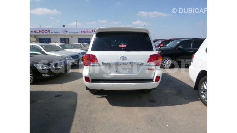 Big with watermark toyota land cruiser agadez import dubai 6123