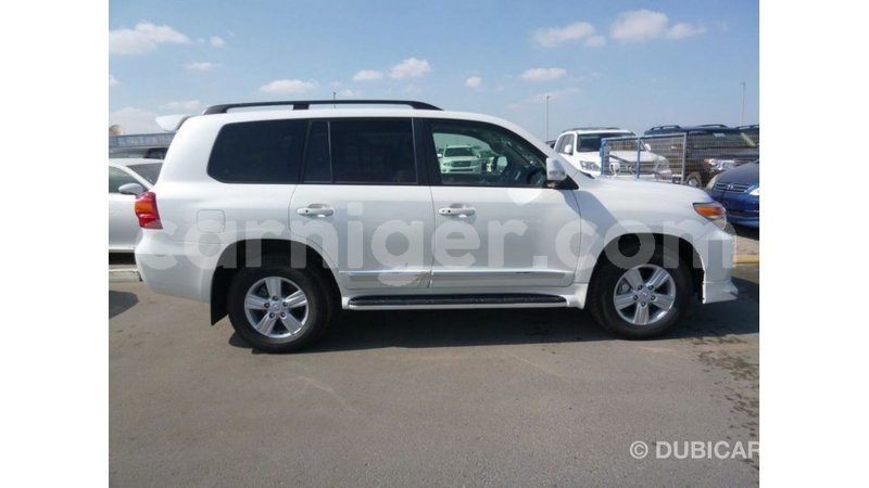 Big with watermark toyota land cruiser agadez import dubai 6123