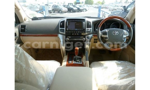 اشتري Imported Toyota Land Cruiser White شاحنة في Import - Dubai في أغاديز اشتري Imported Toyota Land Cruiser White شاحنة في Import - Dubai في أغاديز