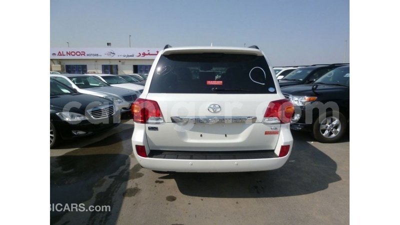 Big with watermark toyota land cruiser agadez import dubai 6124