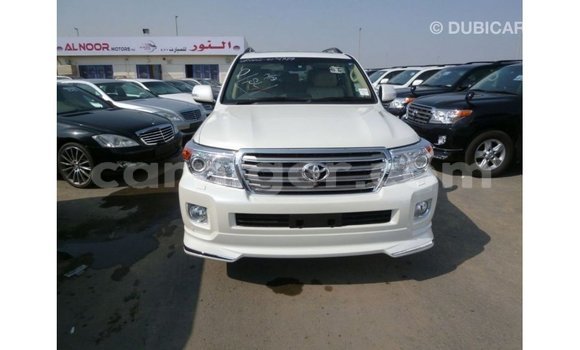 اشتري Imported Toyota Land Cruiser White شاحنة في Import - Dubai في أغاديز اشتري Imported Toyota Land Cruiser White شاحنة في Import - Dubai في أغاديز