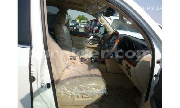 اشتري Imported Toyota Land Cruiser White شاحنة في Import - Dubai في أغاديز اشتري Imported Toyota Land Cruiser White شاحنة في Import - Dubai في أغاديز