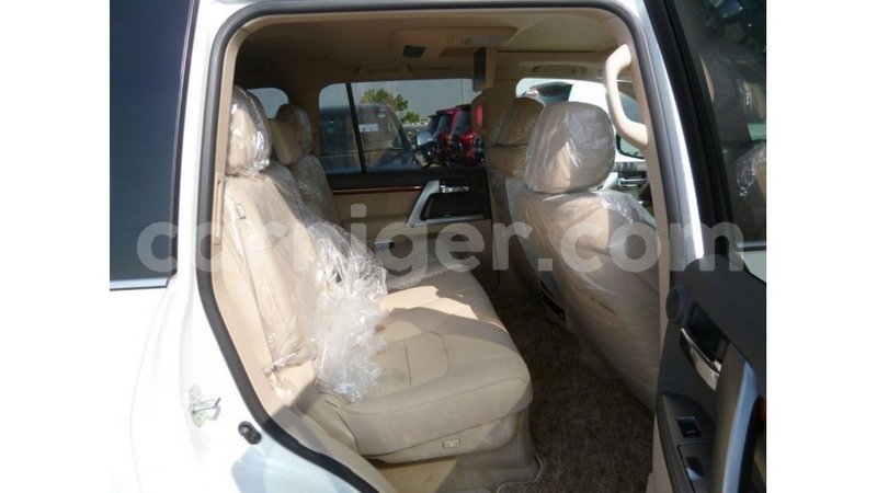 Big with watermark toyota land cruiser agadez import dubai 6124