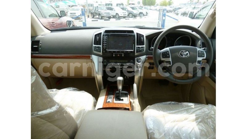 Big with watermark toyota land cruiser agadez import dubai 6127