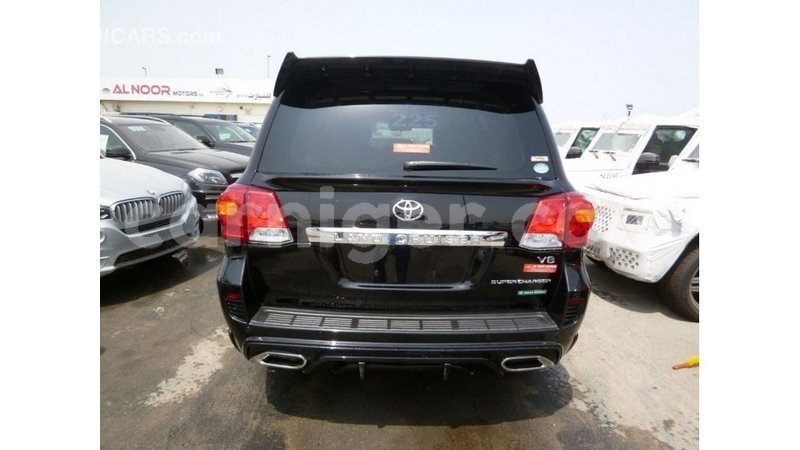 Big with watermark toyota land cruiser agadez import dubai 6127