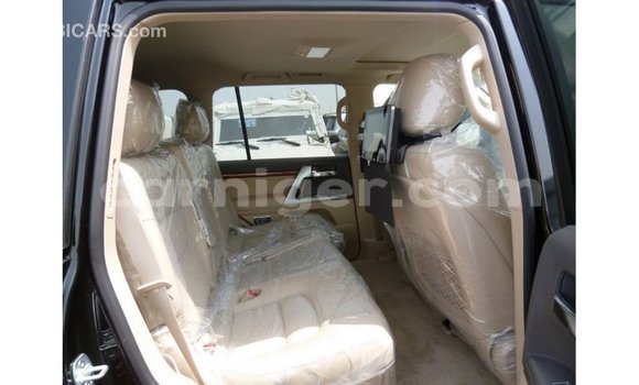 Sayi Imported Toyota Land Cruiser Black Babbar mota in Import - Dubai a Agadez Sayi Imported Toyota Land Cruiser Black Babbar mota in Import - Dubai a Agadez
