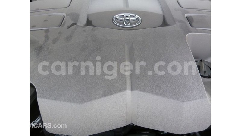 Big with watermark toyota land cruiser agadez import dubai 6127