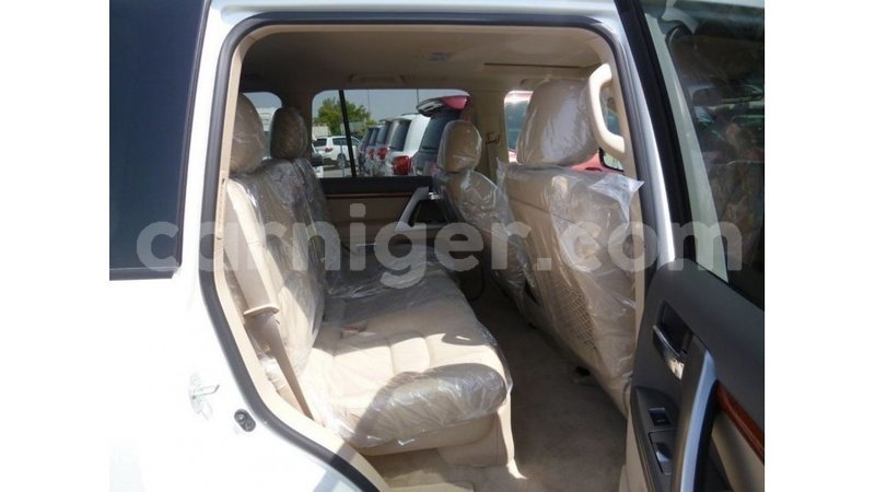 Big with watermark toyota land cruiser agadez import dubai 6129