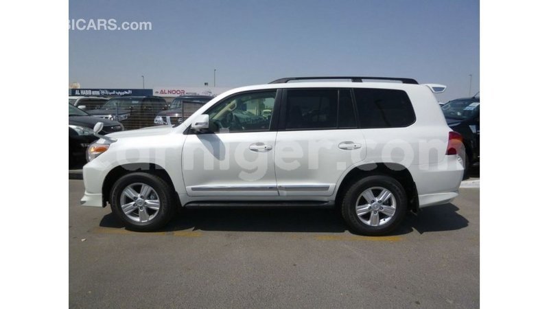 Big with watermark toyota land cruiser agadez import dubai 6129