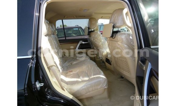 Buy Import Toyota Land Cruiser Black Truck in Import - Dubai in Agadez Buy Import Toyota Land Cruiser Black Truck in Import - Dubai in Agadez