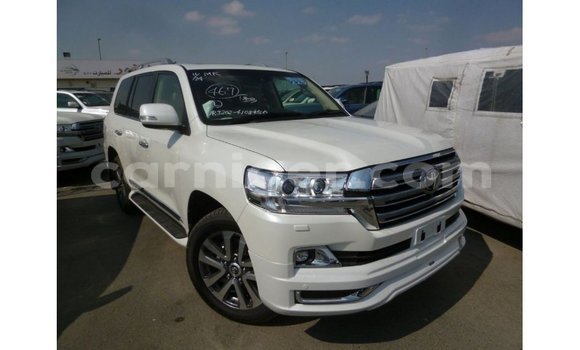 Sayi Imported Toyota Land Cruiser White Babbar mota in Import - Dubai a Agadez Sayi Imported Toyota Land Cruiser White Babbar mota in Import - Dubai a Agadez
