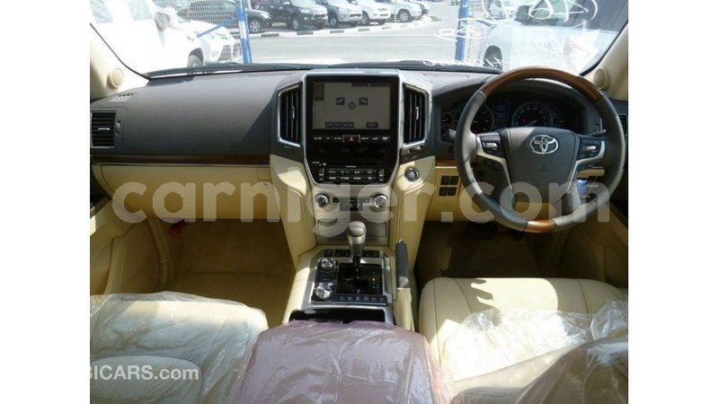 Big with watermark toyota land cruiser agadez import dubai 6131