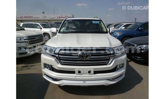Sayi Imported Toyota Land Cruiser White Babbar mota in Import - Dubai a Agadez Sayi Imported Toyota Land Cruiser White Babbar mota in Import - Dubai a Agadez