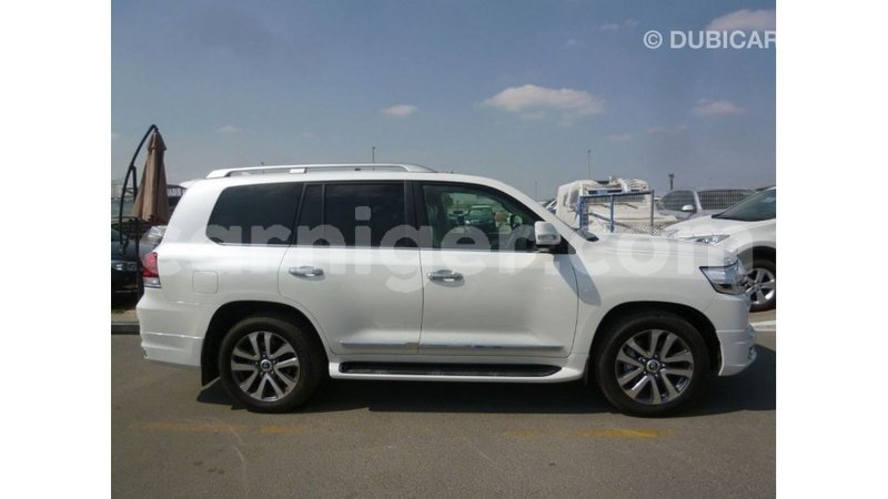 Big with watermark toyota land cruiser agadez import dubai 6131