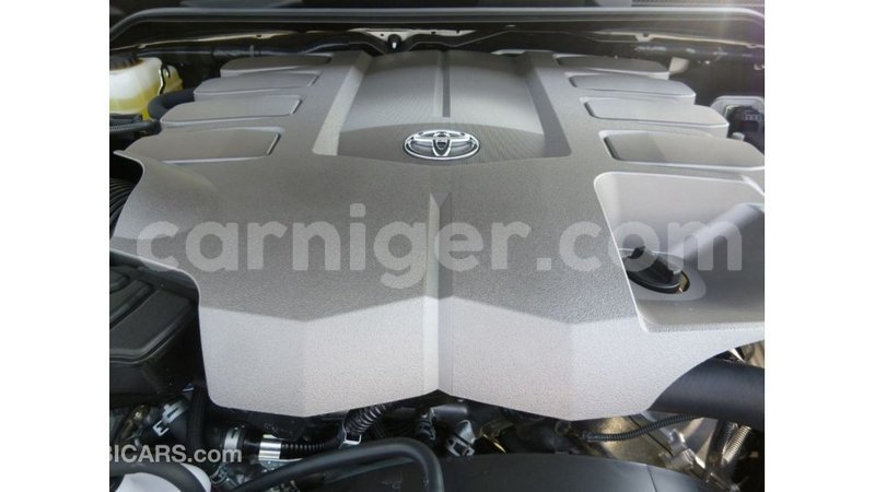 Big with watermark toyota land cruiser agadez import dubai 6131