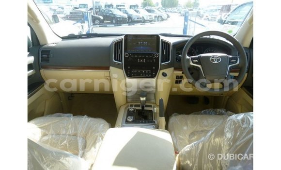 Sayi Imported Toyota Land Cruiser White Babbar mota in Import - Dubai a Agadez Sayi Imported Toyota Land Cruiser White Babbar mota in Import - Dubai a Agadez