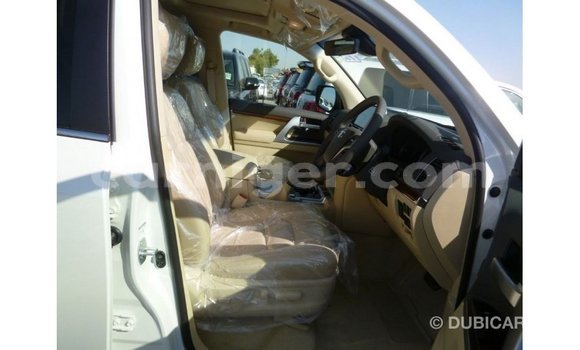 Sayi Imported Toyota Land Cruiser White Babbar mota in Import - Dubai a Agadez Sayi Imported Toyota Land Cruiser White Babbar mota in Import - Dubai a Agadez