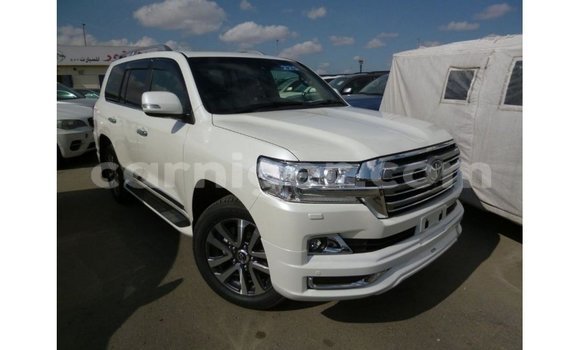Sayi Imported Toyota Land Cruiser White Babbar mota in Import - Dubai a Agadez Sayi Imported Toyota Land Cruiser White Babbar mota in Import - Dubai a Agadez