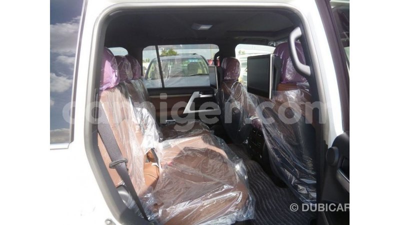 Big with watermark toyota land cruiser agadez import dubai 6133