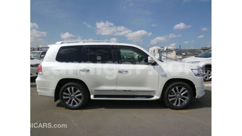 Big with watermark toyota land cruiser agadez import dubai 6133