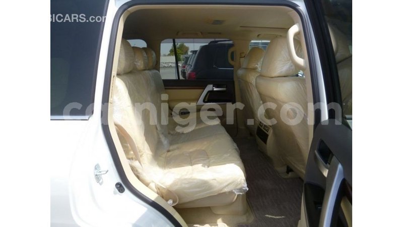 Big with watermark toyota land cruiser agadez import dubai 6134