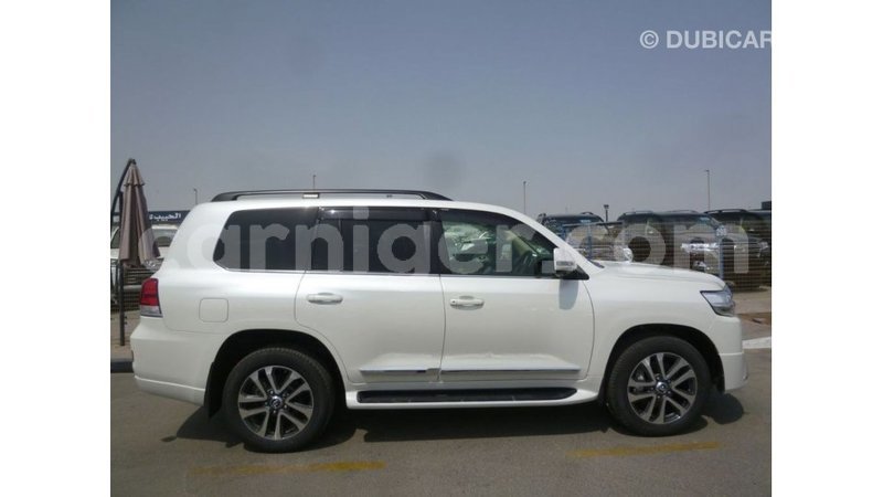 Big with watermark toyota land cruiser agadez import dubai 6134