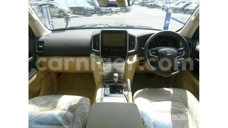 Big with watermark toyota land cruiser agadez import dubai 6135