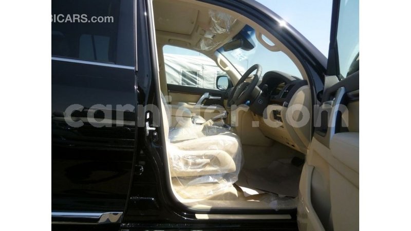 Big with watermark toyota land cruiser agadez import dubai 6135