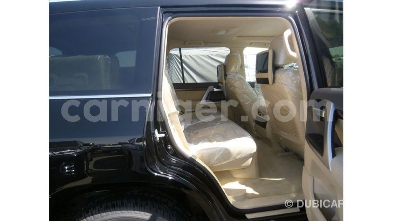 Big with watermark toyota land cruiser agadez import dubai 6135