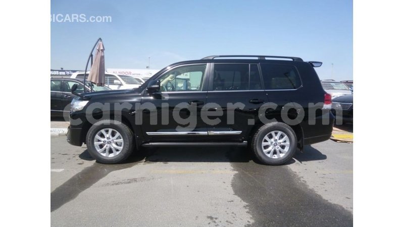 Big with watermark toyota land cruiser agadez import dubai 6135