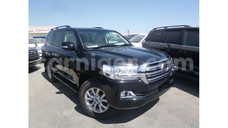 Big with watermark toyota land cruiser agadez import dubai 6136