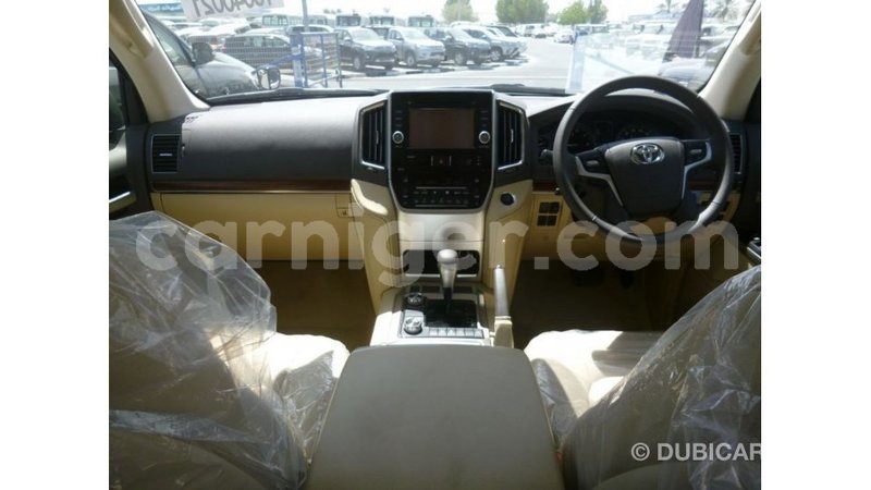 Big with watermark toyota land cruiser agadez import dubai 6136