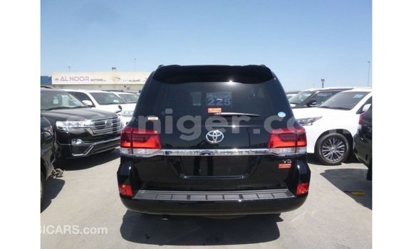 اشتري Imported Toyota Land Cruiser Black شاحنة في Import - Dubai في أغاديز اشتري Imported Toyota Land Cruiser Black شاحنة في Import - Dubai في أغاديز