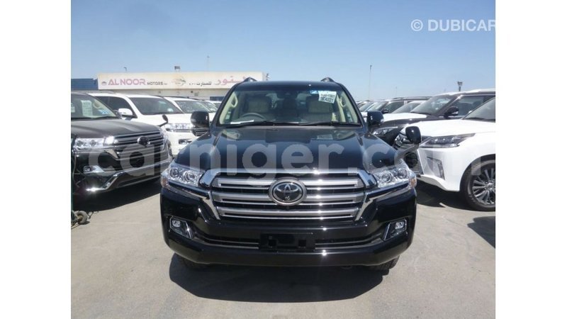 Big with watermark toyota land cruiser agadez import dubai 6136