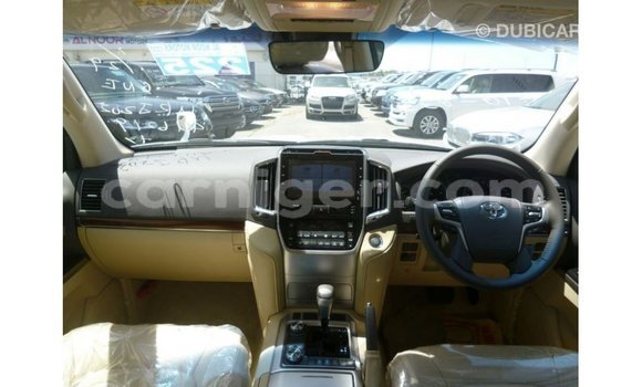 اشتري Imported Toyota Land Cruiser White شاحنة في Import - Dubai في أغاديز اشتري Imported Toyota Land Cruiser White شاحنة في Import - Dubai في أغاديز