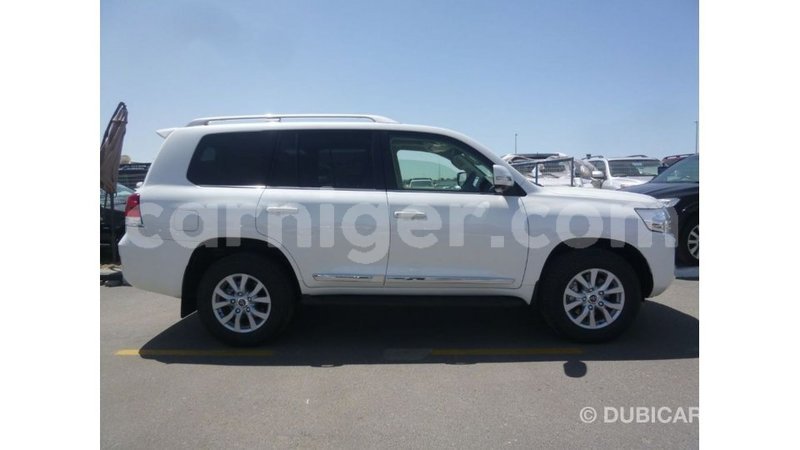 Big with watermark toyota land cruiser agadez import dubai 6137