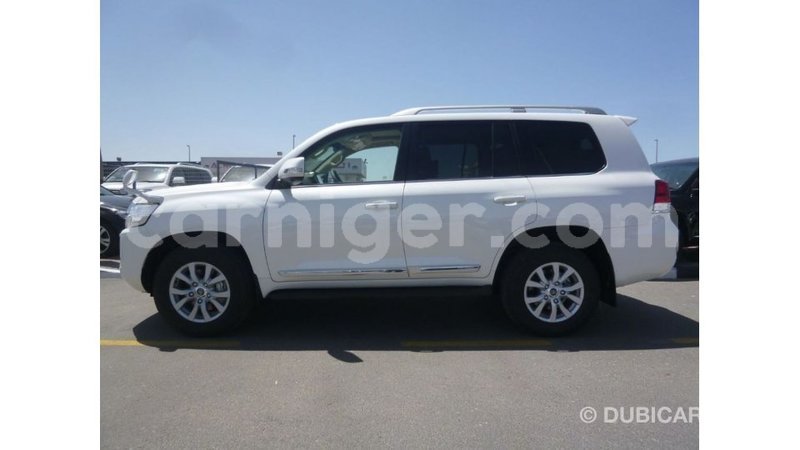 Big with watermark toyota land cruiser agadez import dubai 6137